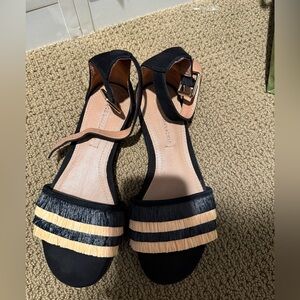 BCBG MaxAzria Arietta
Raffia Sandals Suede